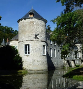 Château de Monteaux et Moulin de Giesvres, Chapelle. Visite du Parc: Moulin et Chapelle sont ouverts au public.