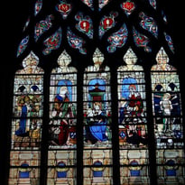Le grand vitrail du chœur de l'église Sainte-Madeleine raconté aux enfants