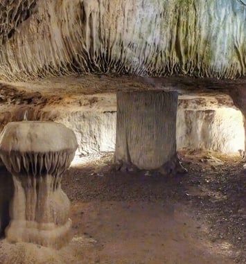 Visite libre de la grotte pétrifiante de Trôo