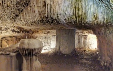 Visite libre de la grotte pétrifiante de Trôo